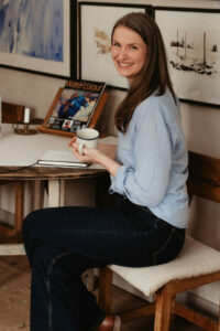 Elisabeth Biström i sin ateljé